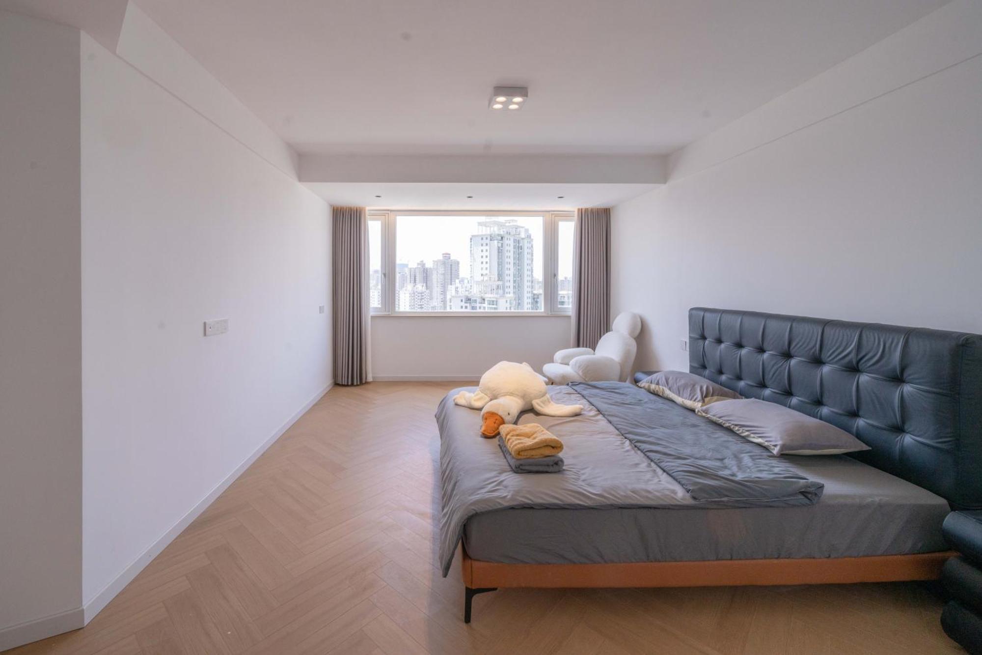 Terrace View, Bright Duplex 3 Bedroom Awaits For Companion * Shanghai