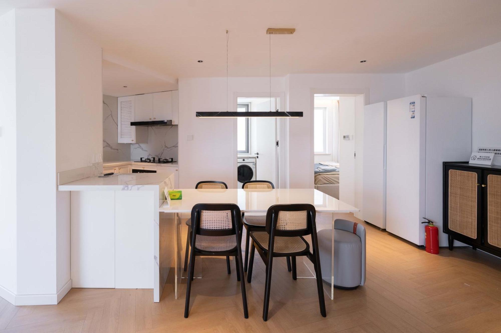 Terrace View, Bright Duplex 3 Bedroom Awaits For Companion * Shanghai