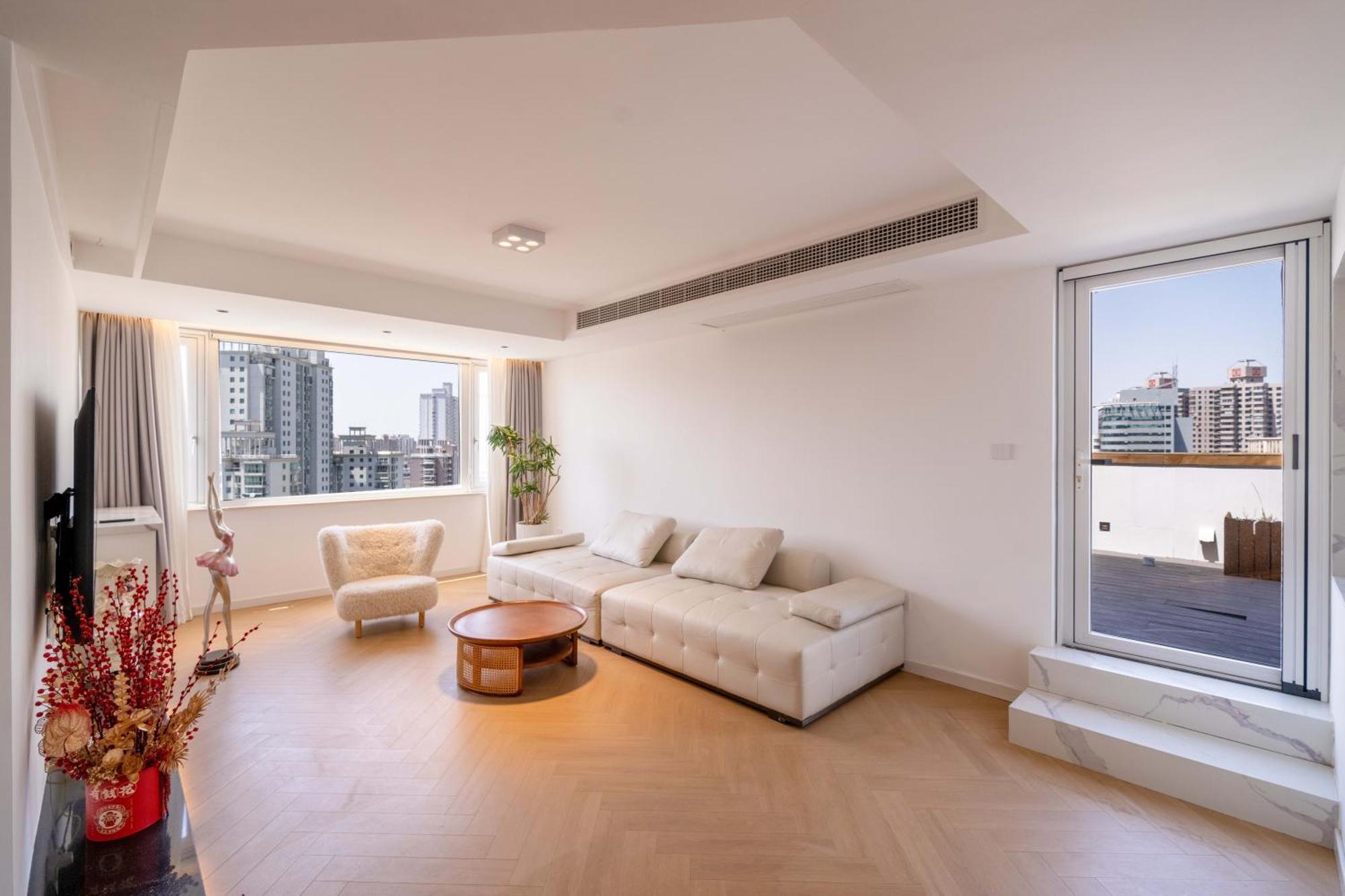 Terrace View, Bright Duplex 3 Bedroom Awaits For Companion Apartemen