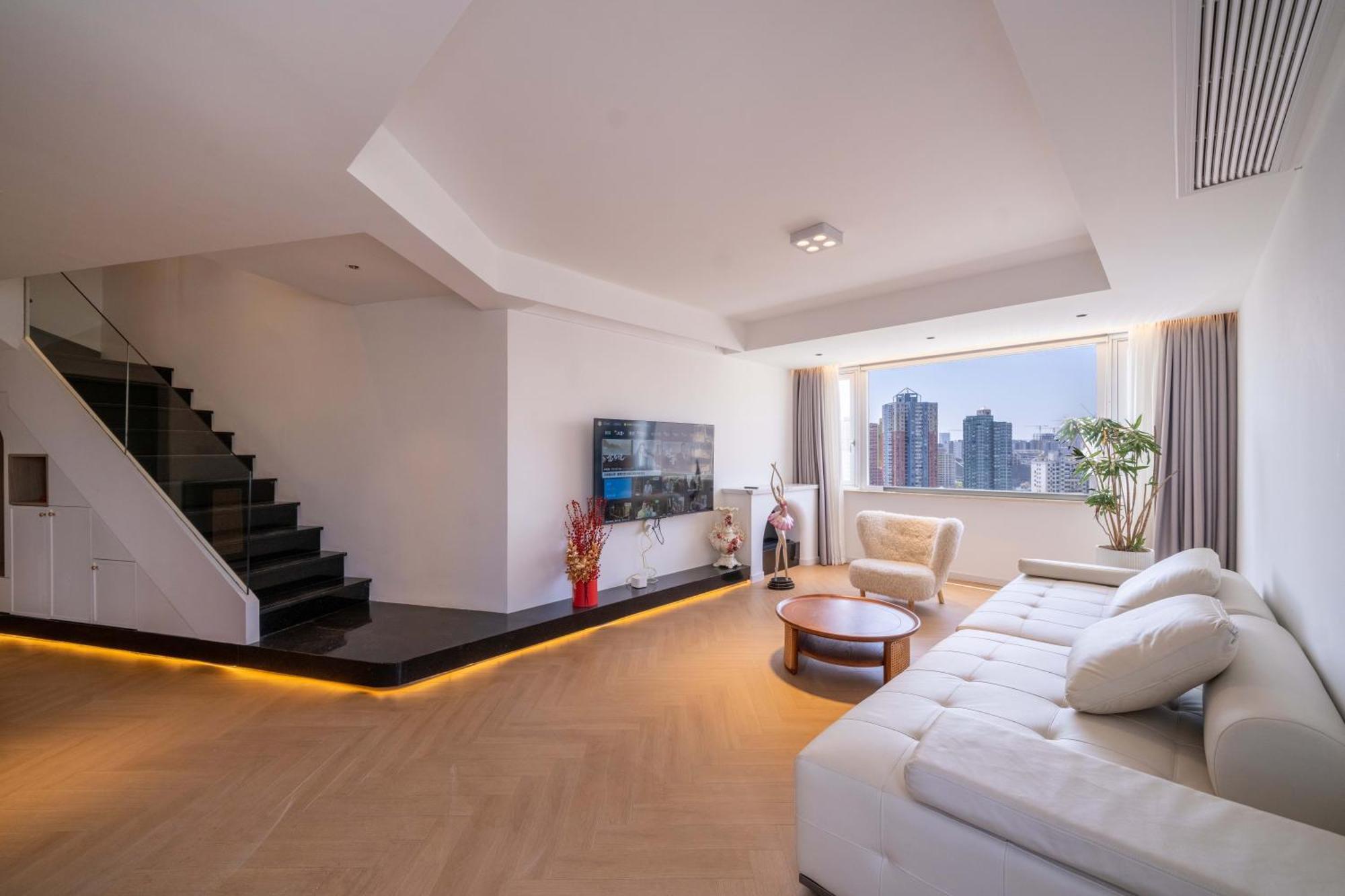 Terrace View, Bright Duplex 3 Bedroom Awaits For Companion